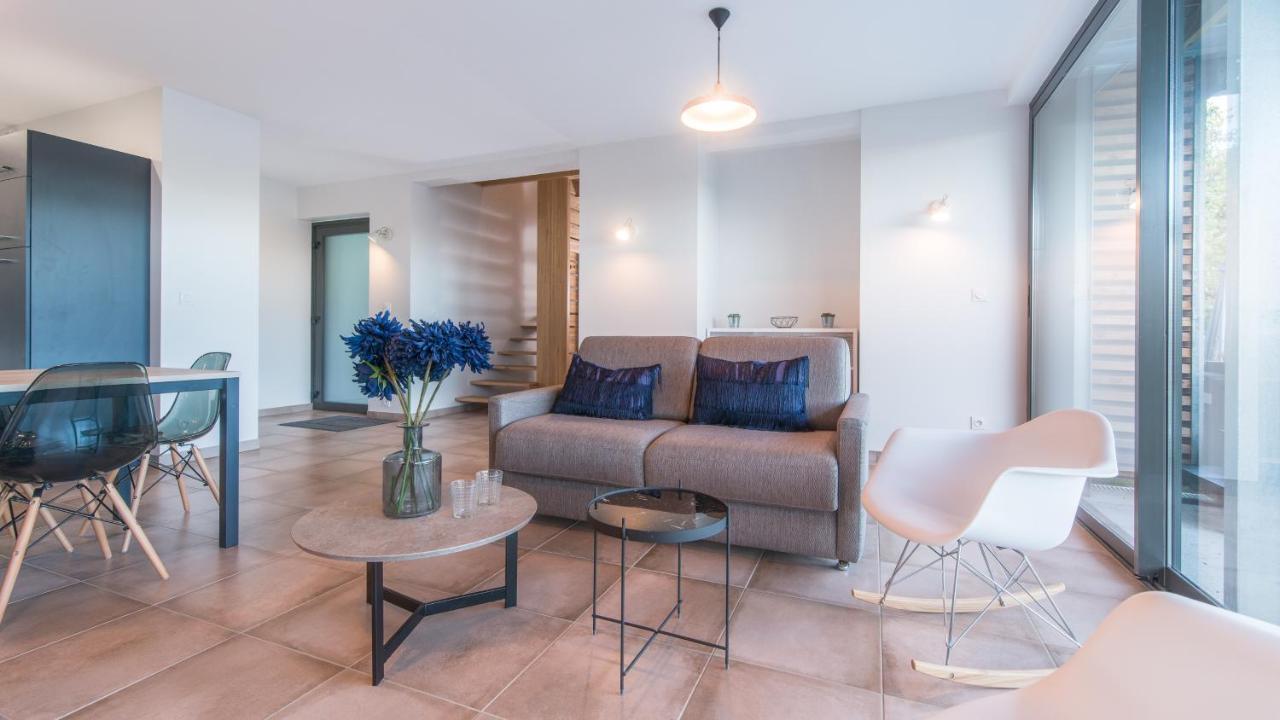 Plein Soleil avec Jacuzzi Privatif et parking privé Apartment Sarlat-la-Canéda Exterior foto