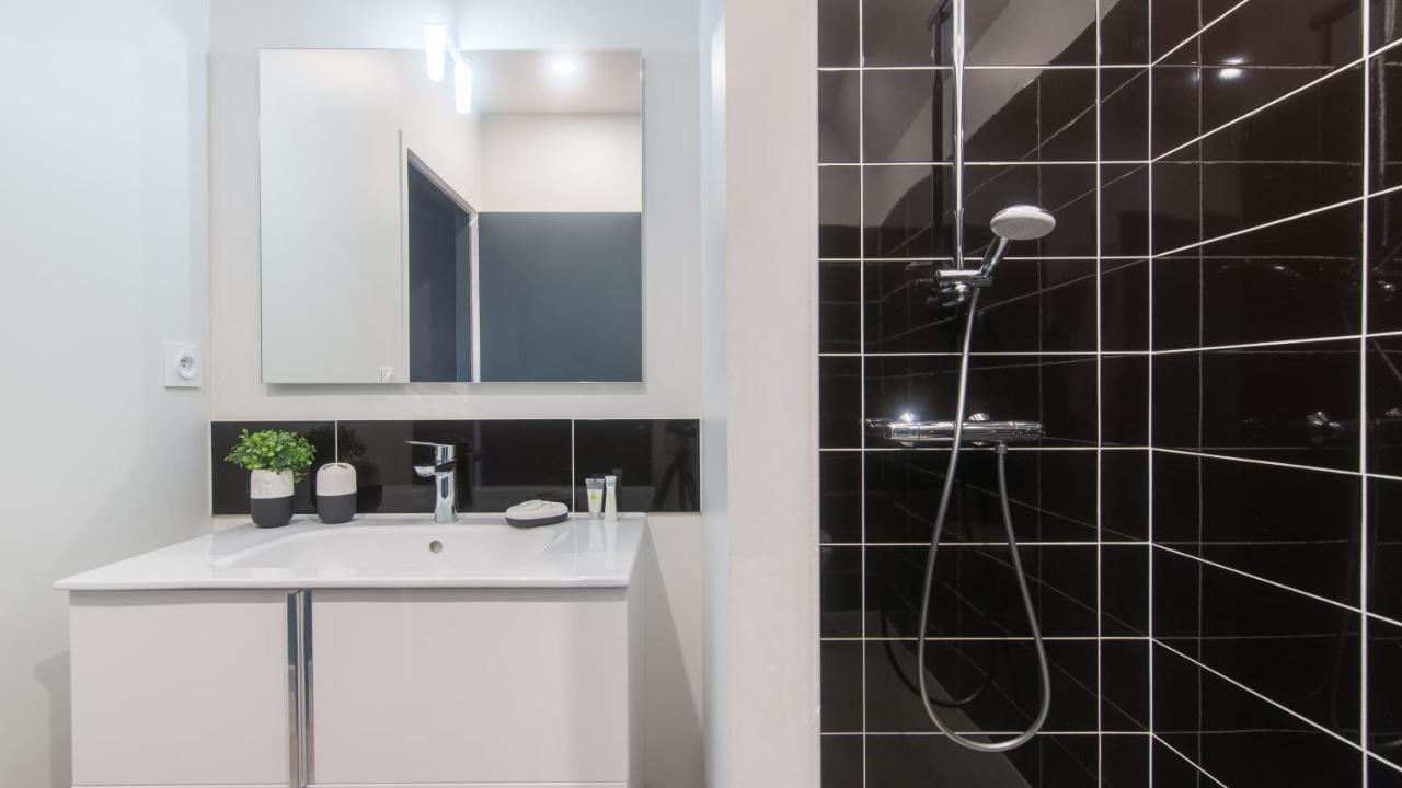 Plein Soleil avec Jacuzzi Privatif et parking privé Apartment Sarlat-la-Canéda Exterior foto