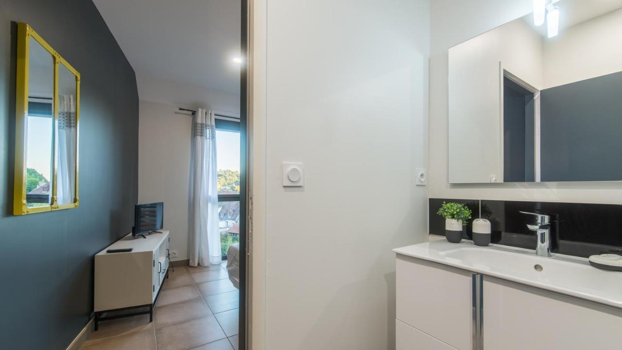 Plein Soleil avec Jacuzzi Privatif et parking privé Apartment Sarlat-la-Canéda Exterior foto